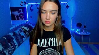 Wildd_Angel_ nude pussy closeups on cam for live sex video chat