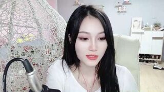 xiao-yuer nude pussy closeups on cam for live sex video chat