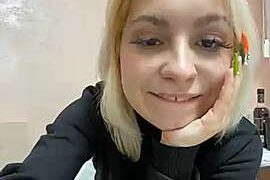 AliceLollyy nude pussy closeups on cam for live sex video chat