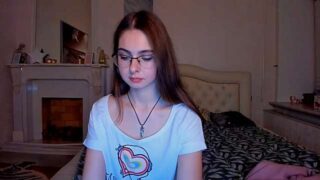 caroline_reed nude pussy closeups on cam for live sex video chat