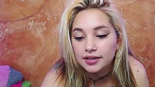 Fernaanda_ nude pussy closeups on cam for live sex video chat