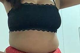 LollaRodrigues nude pussy closeups on cam for live sex video chat
