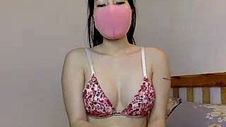 Lyly_xxx nude pussy closeups on cam for live sex video chat