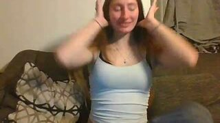 Spillthewine420 nude pussy closeups on cam for live sex video chat