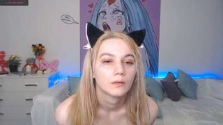 Sweet_Loly nude pussy closeups on cam for live sex video chat