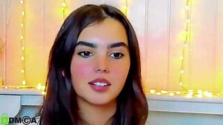 VERONIKA_NIKA nude pussy closeups on cam for live sex video chat