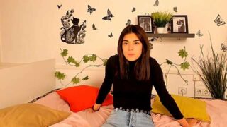 KrissYvett nude pussy closeups on cam for live sex video chat