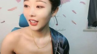 loli-coco- nude pussy closeups on cam for live sex video chat