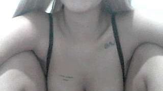 Lunnafantinni nude pussy closeups on cam for live sex video chat