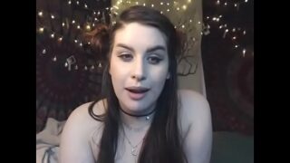 Hot Chubby Girl with Great Ass and Hairy Pussy on Cam – CamGirlsUntamed.com