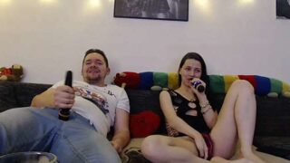 SkinnySunny nude pussy closeups on cam for live sex video chat