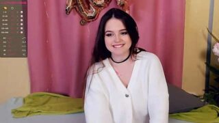 AmelieDelisle nude pussy closeups on cam for live sex video chat