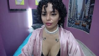 DaddyTessa nude pussy closeups on cam for live sex video chat