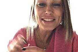 DiSweetyy nude pussy closeups on cam for live sex video chat