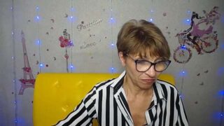 HollyIncredible nude pussy closeups on cam for live sex video chat