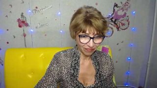 HollySquirt_ nude pussy closeups on cam for live sex video chat