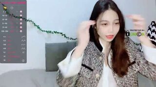 Kong-Kong nude pussy closeups on cam for live sex video chat