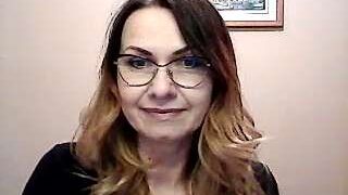 KrystalLaRed nude pussy closeups on cam for live sex video chat