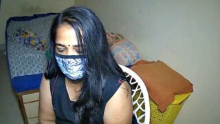 Lakshmidevi82454 nude pussy closeups on cam for live sex video chat