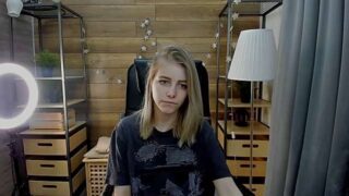 Lemon_girl_ nude pussy closeups on cam for live sex video chat