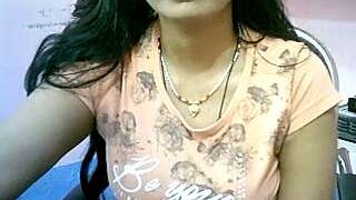Mahek_Jan nude pussy closeups on cam for live sex video chat