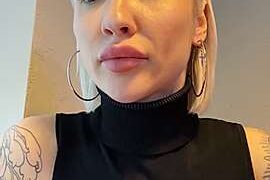 VeneraCutee nude pussy closeups on cam for live sex video chat