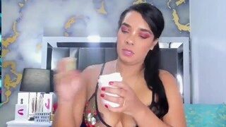 Candyburning nude before cam – live sex chat