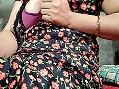 Geetahousewife_ nude pussy closeups on cam for live sex video chat