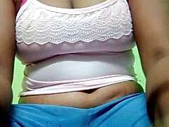 Kanika_s nude pussy closeups on cam for live sex video chat