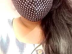 Kaveri_Yadav nude pussy closeups on cam for live sex video chat