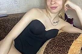 -HoneyBun- nude pussy closeups on cam for live sex video chat
