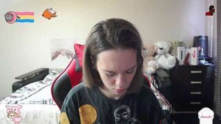 LittleElsie nude pussy closeups on cam for live sex video chat