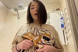 Miss_Stoun nude pussy closeups on cam for live sex video chat
