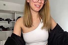 _sweet_mila_ nude pussy closeups on cam for live sex video chat