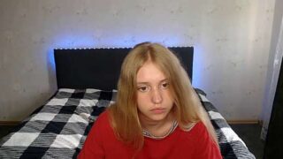 Charlotte_Danice nude pussy closeups on cam for live sex video chat