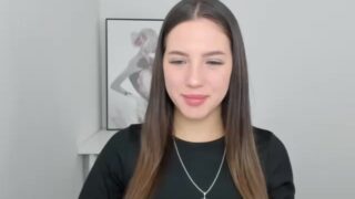 Amy-Queen nude pussy closeups on cam for live sex video chat
