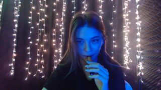 DragonKate nude pussy closeups on cam for live sex video chat