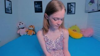 EvaRusselI nude pussy closeups on cam for live sex video chat