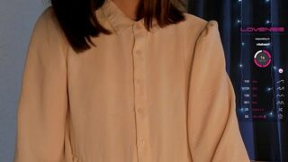 ElaineCastro nude pussy closeups on cam for live sex video chat
