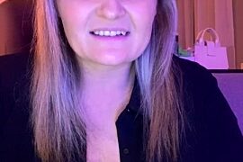 reveuse69 nude pussy closeups on cam for live sex video chat