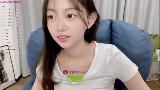 18-GirlX nude pussy closeups on cam for live sex video chat