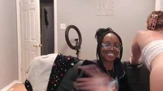 Itstaylorofficial nude before cam – live sex chat