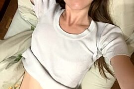 LiliyaLure nude pussy closeups on cam for live sex video chat