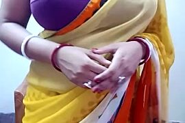 Aish_34 nude pussy closeups on cam for live sex video chat