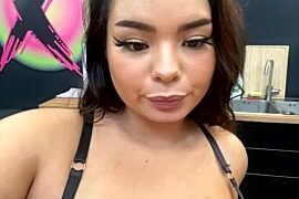 Hana-Noami nude pussy closeups on cam for live sex video chat