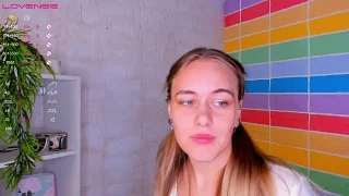 JoMaIIoon nude pussy closeups on cam for live sex video chat
