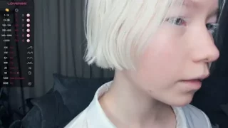 SilverXGloss nude pussy closeups on cam for live sex video chat