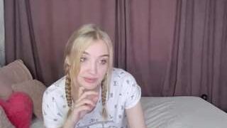 Sofie-Snowcat nude before cam – live sex chat
