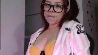 Vannesweet nude before webcamcam – live sex chat
