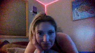 Lily_HornyHousewife nude closeups on webcam for live sex video chat